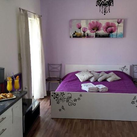 Apartments Lavanda Biograd Na Moru Esterno foto