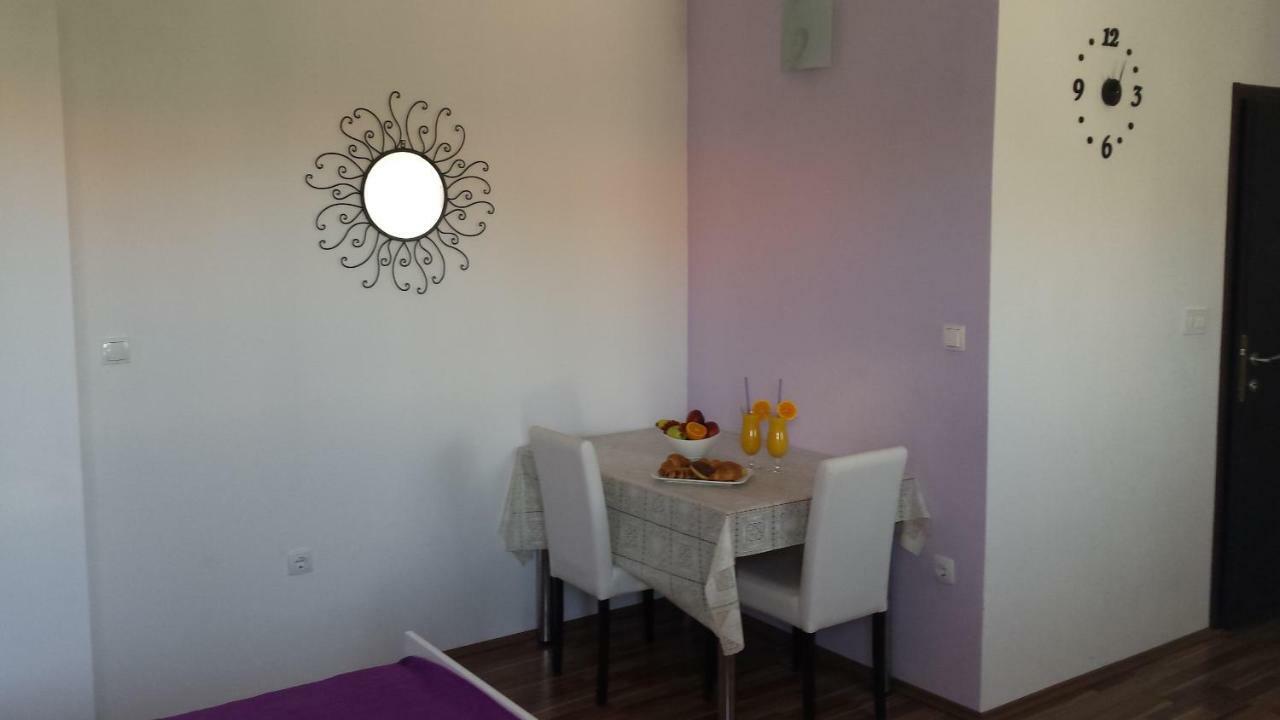 Apartments Lavanda Biograd Na Moru Esterno foto