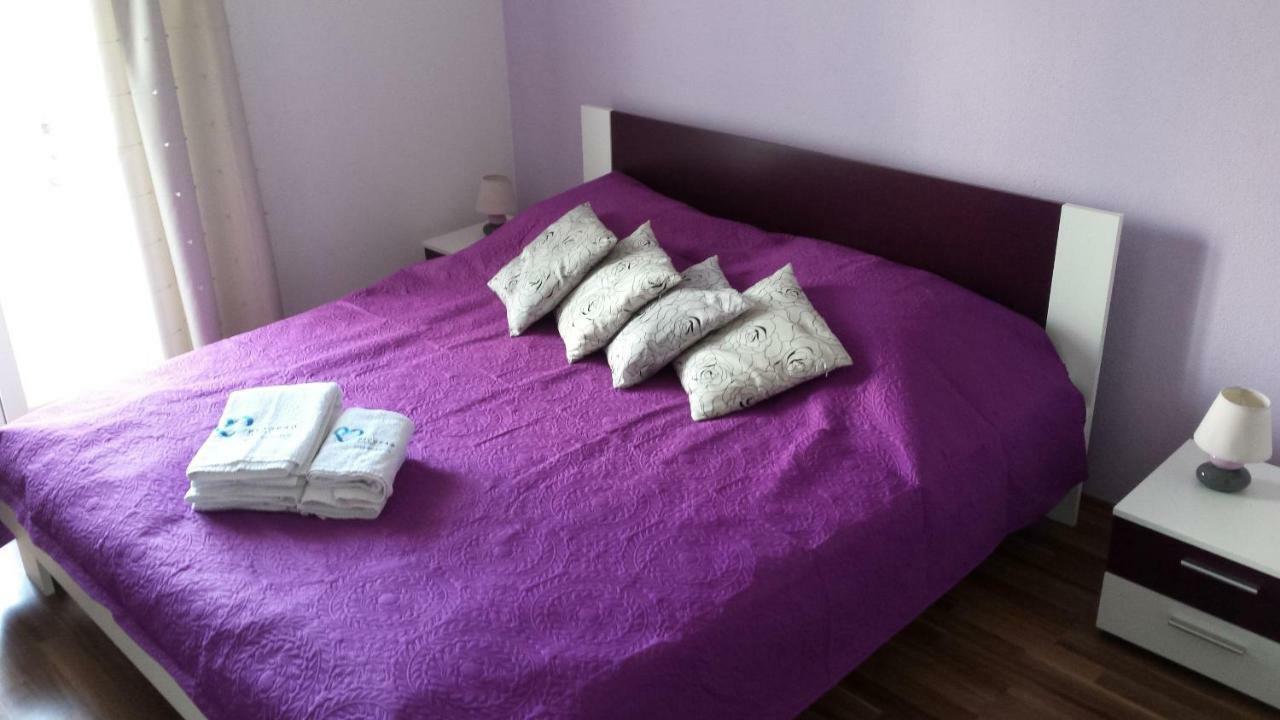 Apartments Lavanda Biograd Na Moru Esterno foto