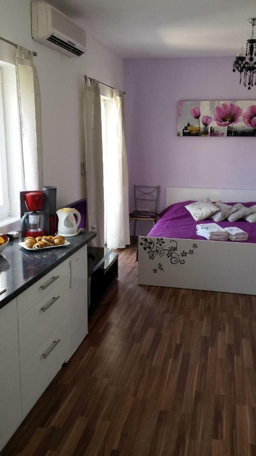Apartments Lavanda Biograd Na Moru Esterno foto