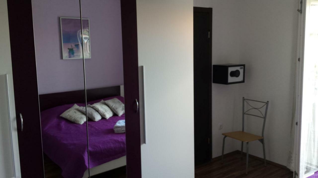 Apartments Lavanda Biograd Na Moru Esterno foto