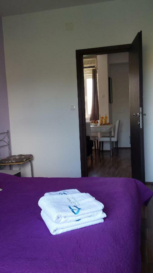 Apartments Lavanda Biograd Na Moru Esterno foto