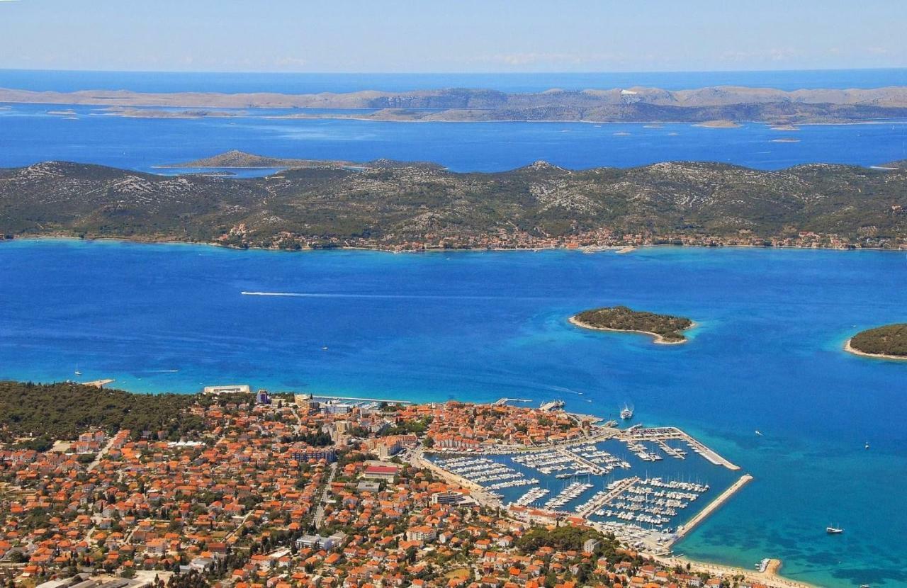 Apartments Lavanda Biograd Na Moru Esterno foto