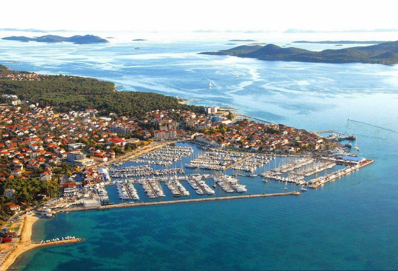 Apartments Lavanda Biograd Na Moru Esterno foto