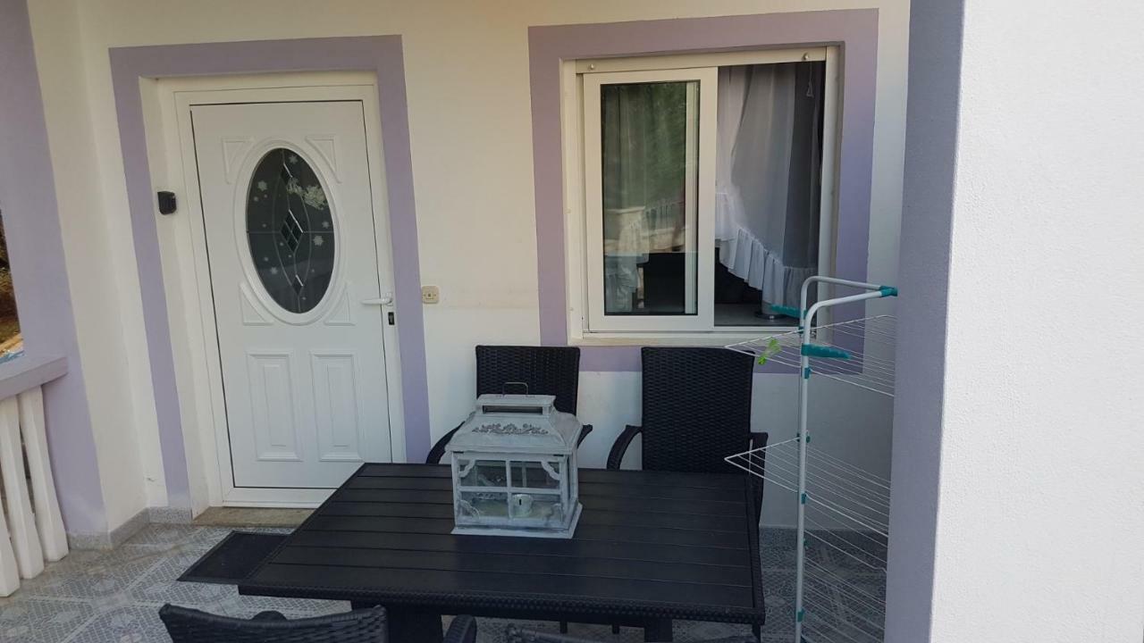 Apartments Lavanda Biograd Na Moru Esterno foto
